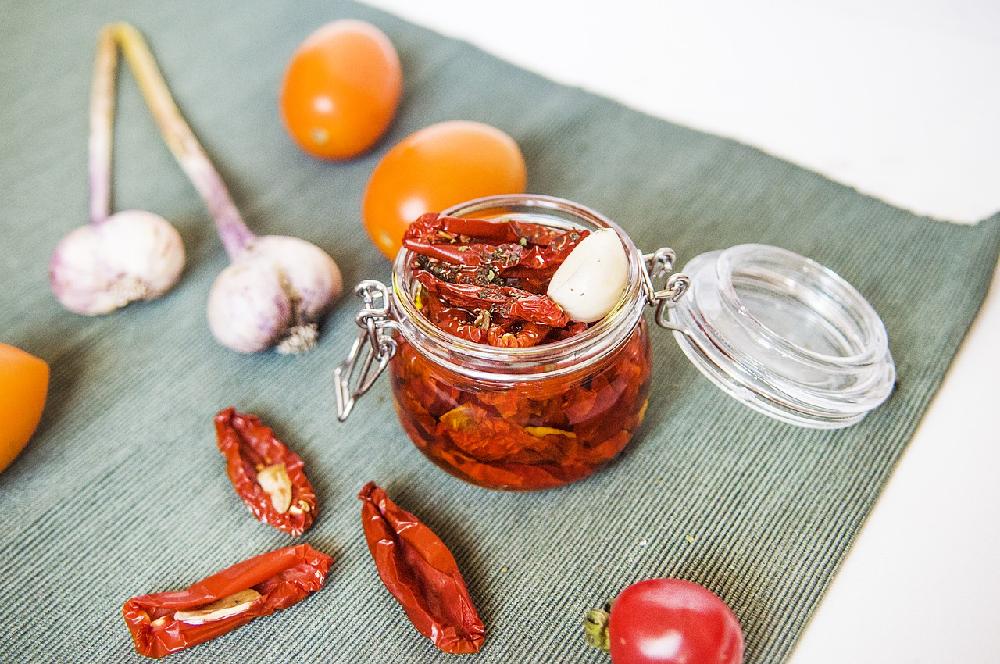 Suszone pomidory – dlaczego warto często po nie sięgać?