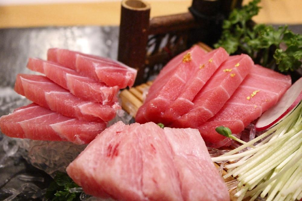 Jak przygotować i serwować stek z tuńczyka?